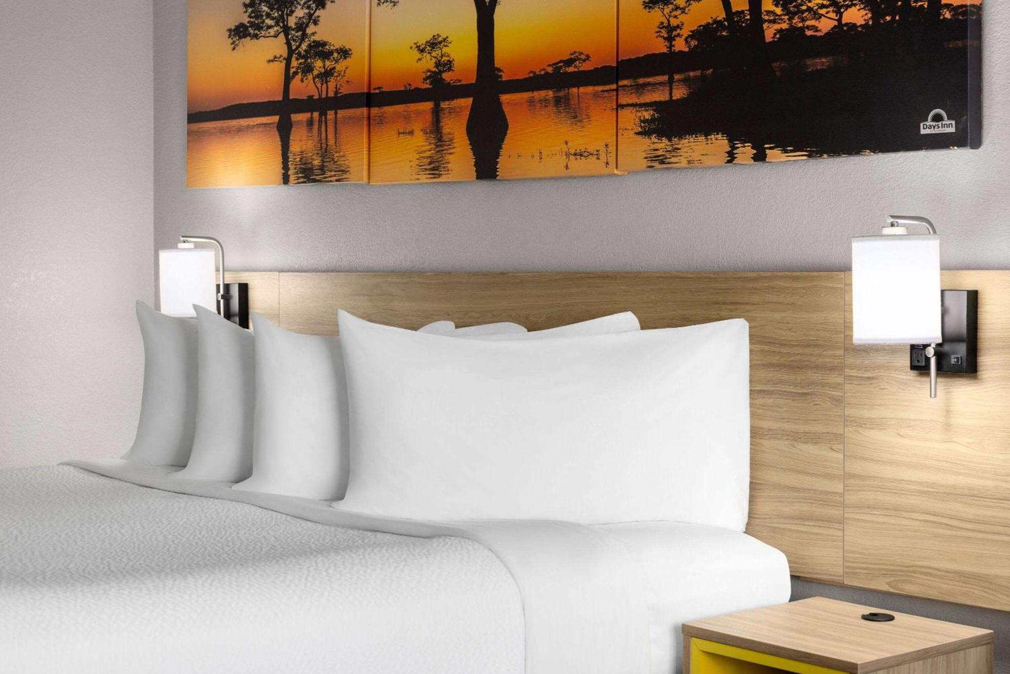 Days Inn By Wyndham Waycross Esterno foto