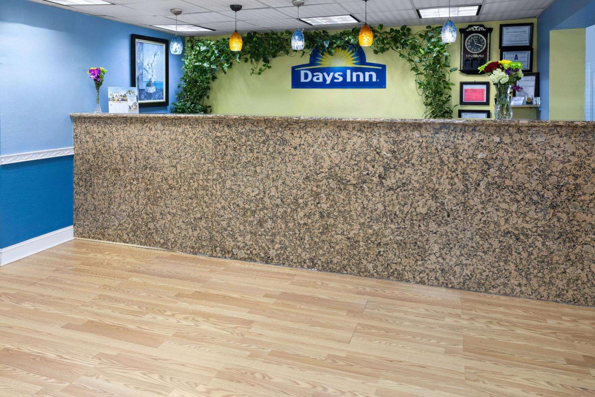 Days Inn By Wyndham Waycross Esterno foto