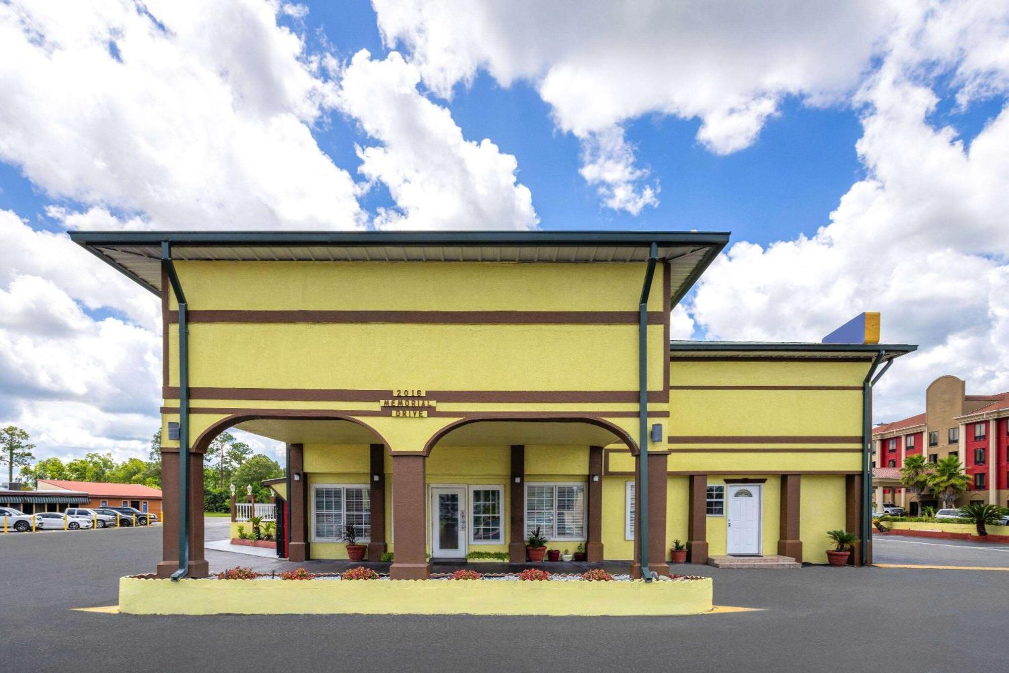 Days Inn By Wyndham Waycross Esterno foto