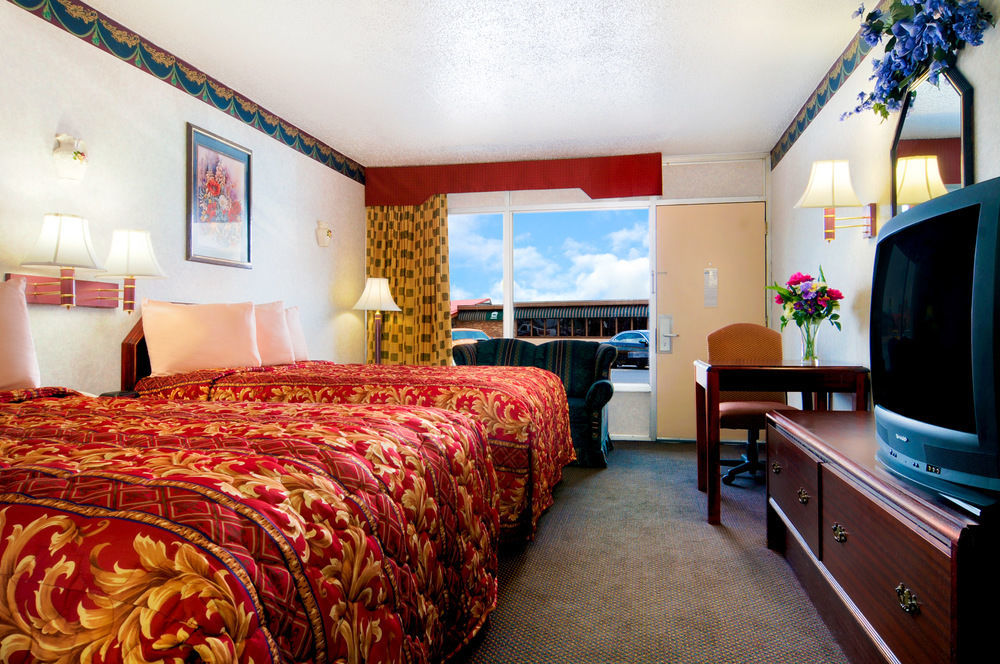 Days Inn By Wyndham Waycross Esterno foto